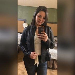 Meet your Posher, Gabriela